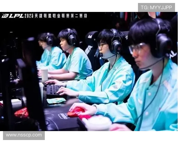 FPX在世界大师赛积分榜中以71分稳居第一位置竞争愈发激烈