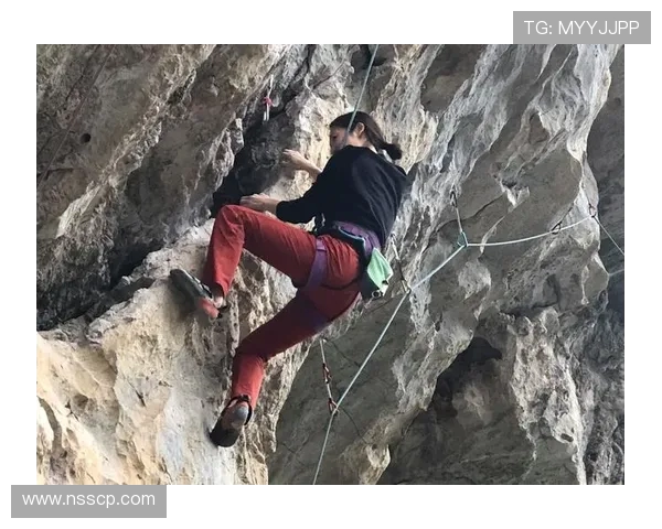 北京攀岩队状态变革引发热议攀岩运动的新机遇与挑战 北京攀岩队状态变革引发热议攀岩运动的新机遇与挑战