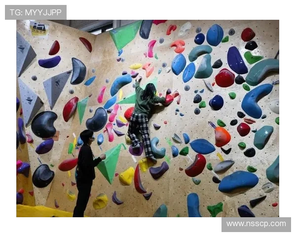 成都攀岩队创新包夹技术助力攀登水平提升与团队协作发展