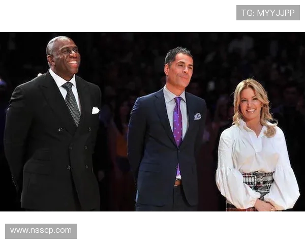 湖人女老板被控诉巴斯家族权力斗争愈演愈烈引发关注 湖人女老板被控诉巴斯家族权力斗争愈演愈烈引发关注