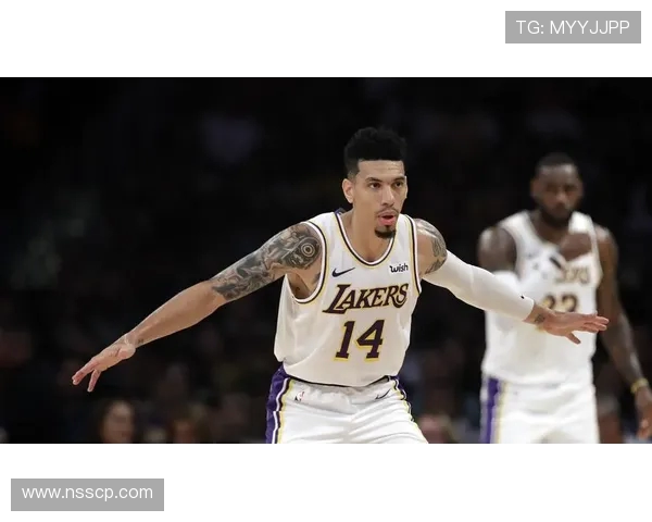 鲁本迪亚斯的足球之路与未来展望：从天才后卫到球队核心的成长历程